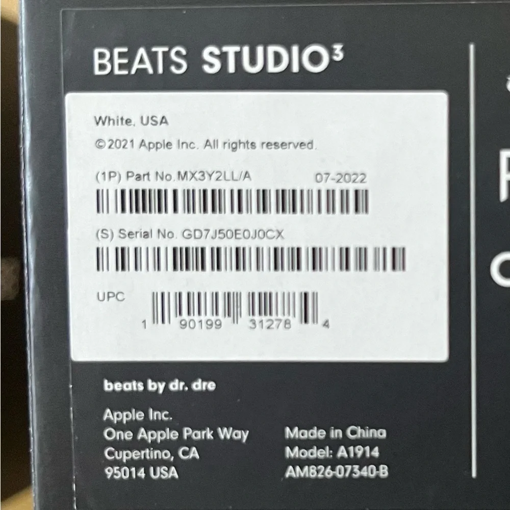 Beats Studio3 Wireless Noise Cancelling Over-Ear Headphones - Picture 3 of 10